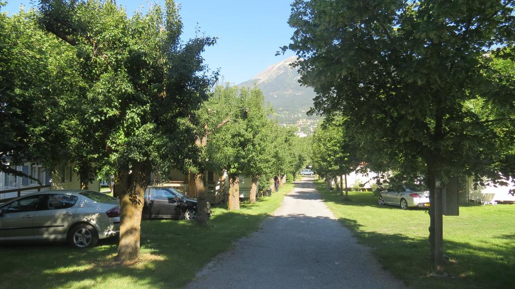 Camping La Tour Otel Embrun Dış mekan fotoğraf