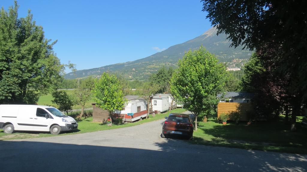 Camping La Tour Otel Embrun Dış mekan fotoğraf